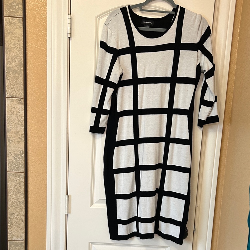 Liz Claiborne Black and Gray Knit Top